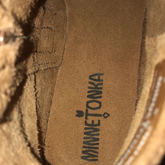 SOLD New Minnetonka Lacy Boots sz. 6 - Picture 7 of 8